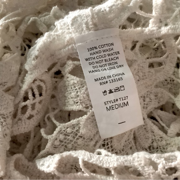 Finn & Clover Open Lace Embroidered Top, Medium - Picture 7 of 7